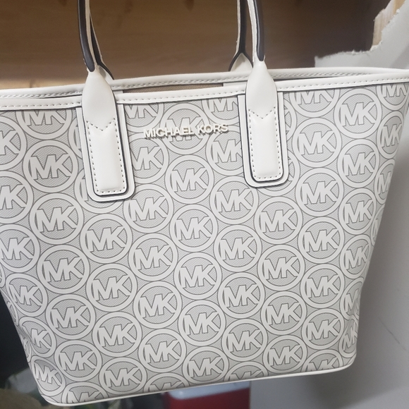 Michael Kors small tote - Picture 2 of 3